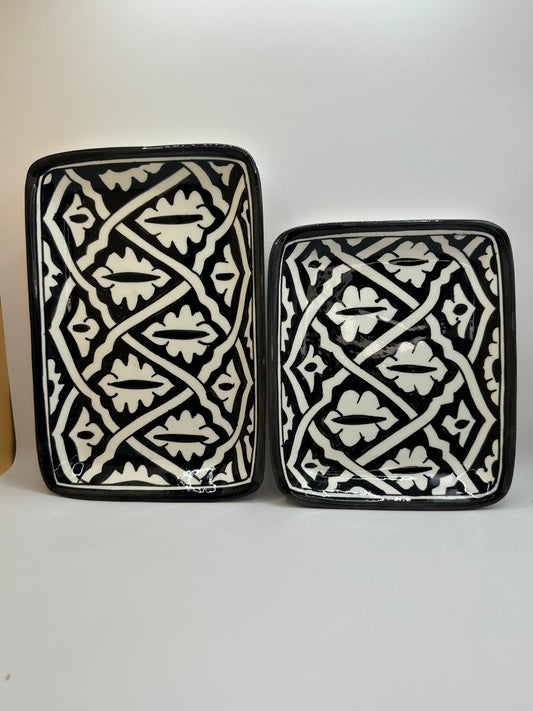 Plateau de service motif Fassi en noir et blanc